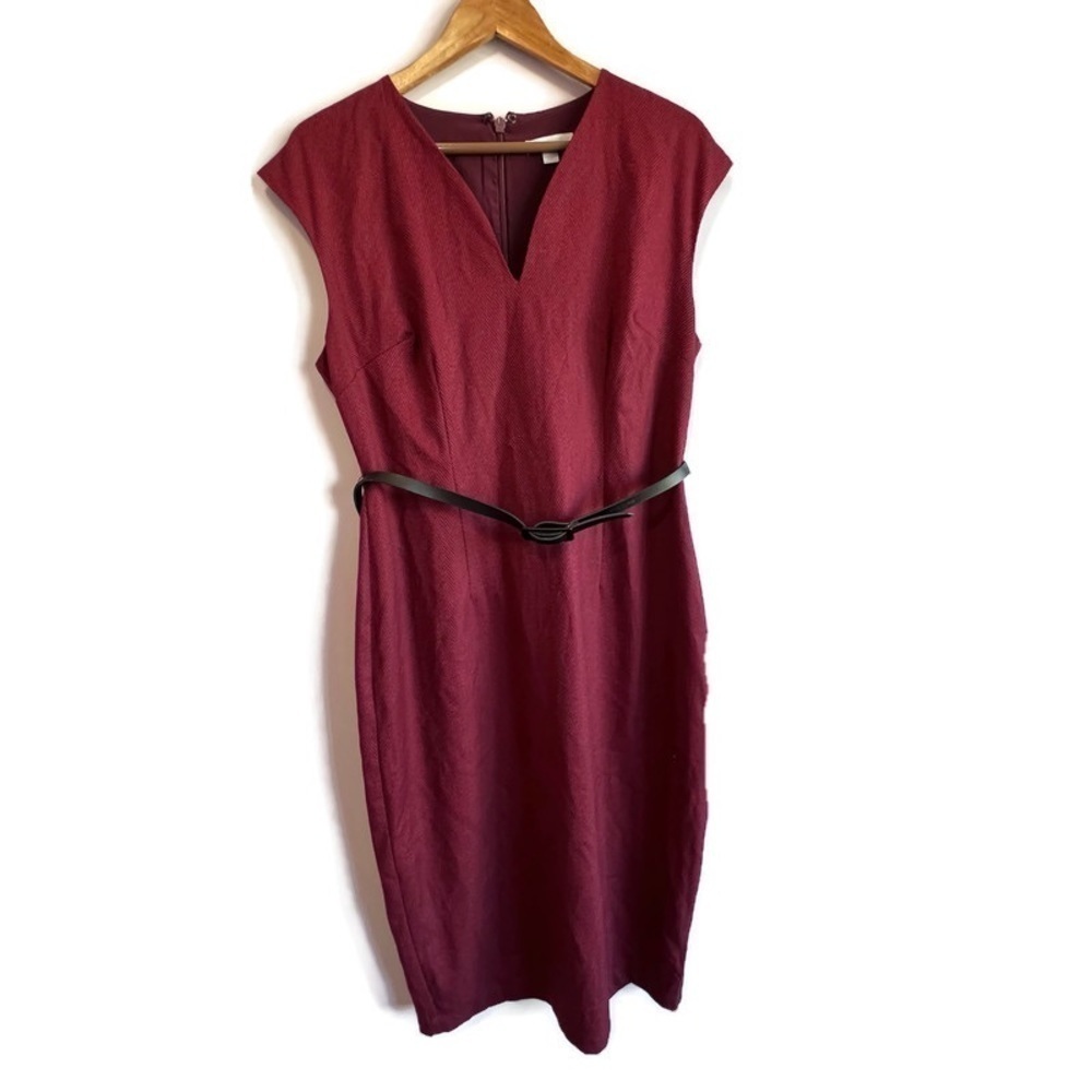 NWT NEW YORK & COMPANY Red Herringbone V Neck Lined Red Sheath Dress Size 12